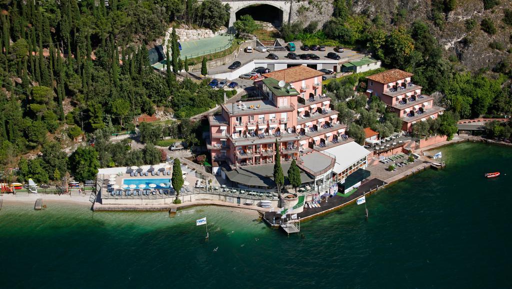 Hotel Capo Reamol Limone sul Garda Exteriör bild